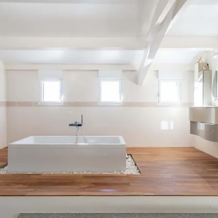 Villa Avec Tennis & Piscine, 10min Aix-en-provence - Les Vignes Puyricard