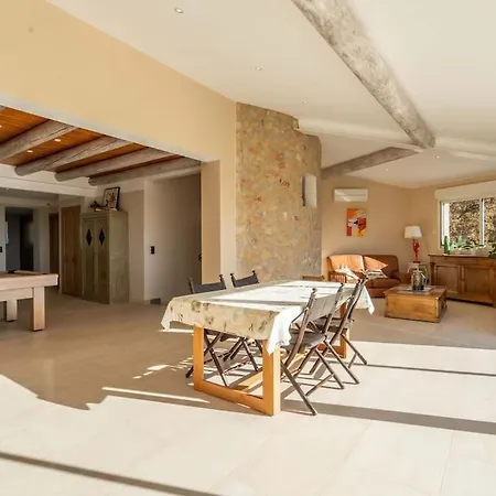 Villa Avec Tennis & Piscine, 10min Aix-en-provence - Les Vignes *