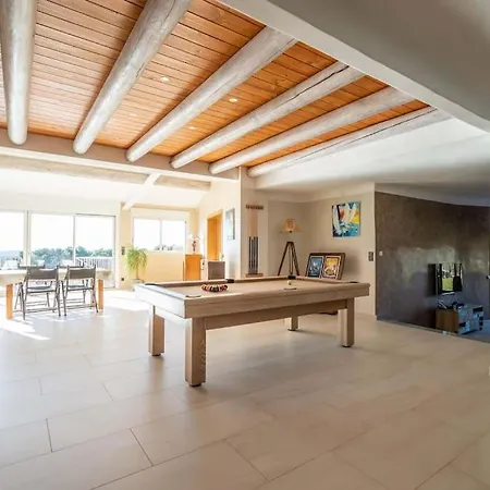 Villa Avec Tennis & Piscine, 10min Aix-en-provence - Les Vignes Puyricard