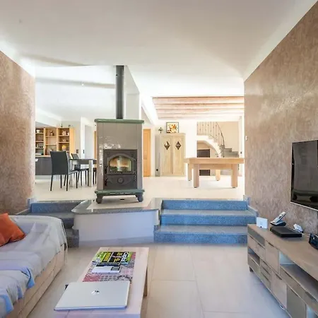 Villa Avec Tennis & Piscine, 10min Aix-en-provence - Les Vignes *
